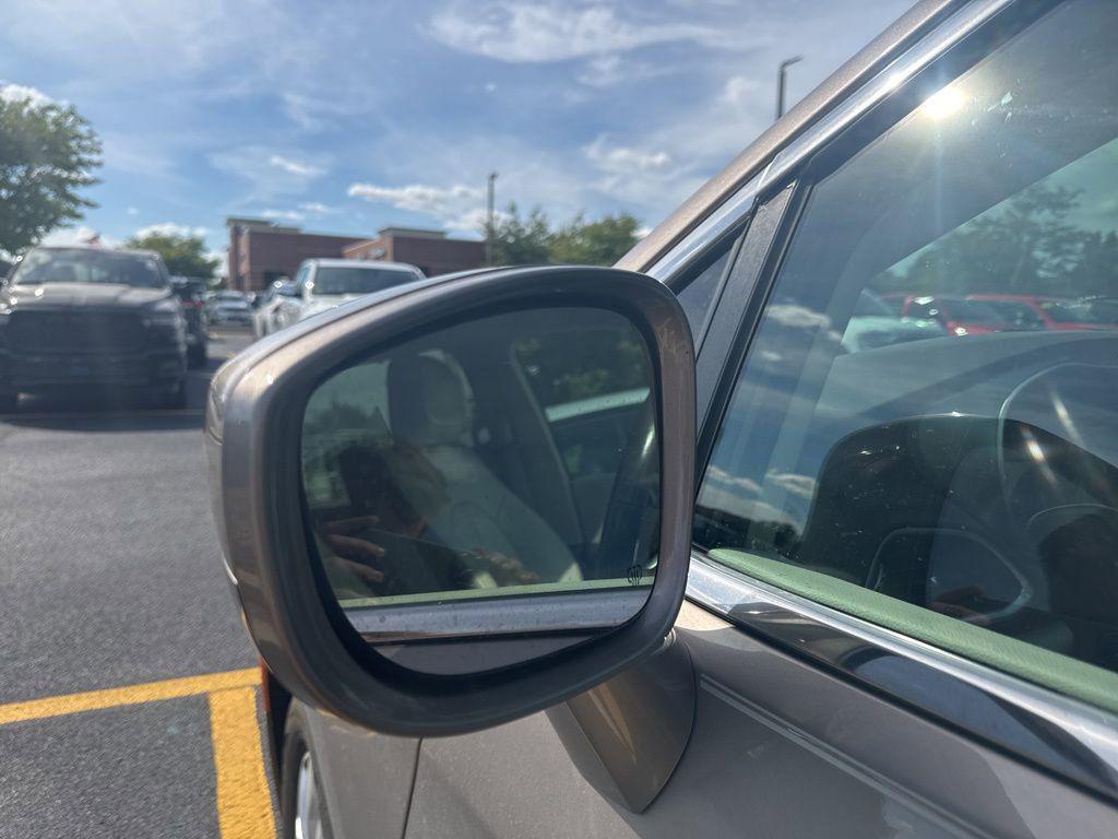 used 2018 Chrysler Pacifica car, priced at $17,995