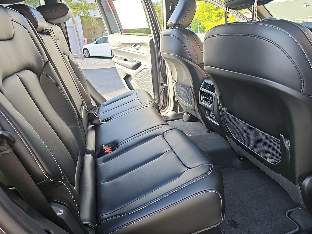 new 2025 Jeep Grand Cherokee car, priced at $44,431