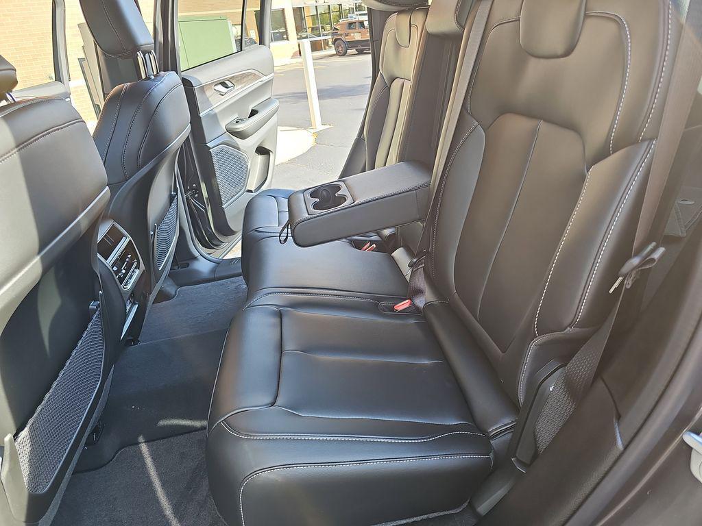 new 2025 Jeep Grand Cherokee car, priced at $44,431