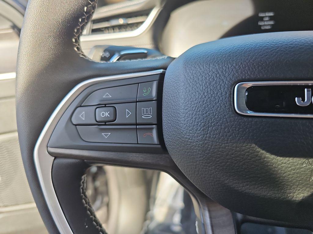 new 2025 Jeep Grand Cherokee car, priced at $44,431