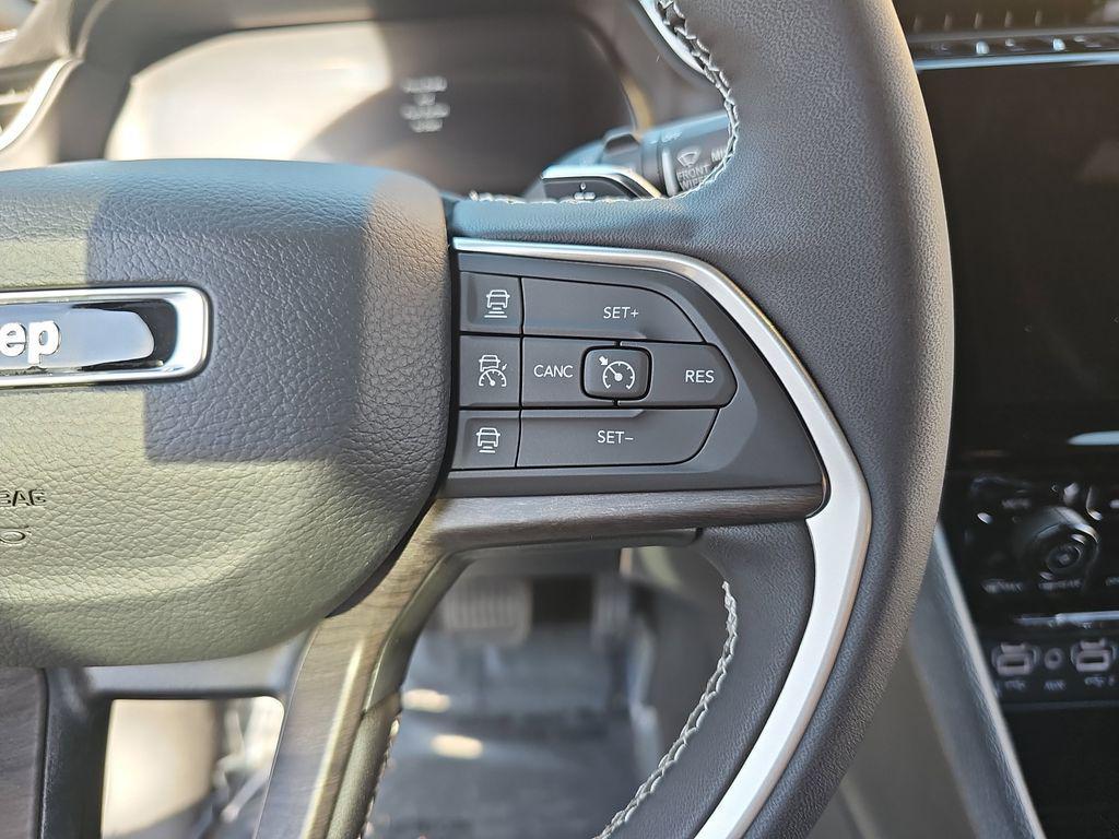 new 2025 Jeep Grand Cherokee car, priced at $44,431