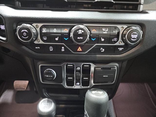 new 2025 Jeep Wrangler car, priced at $52,561