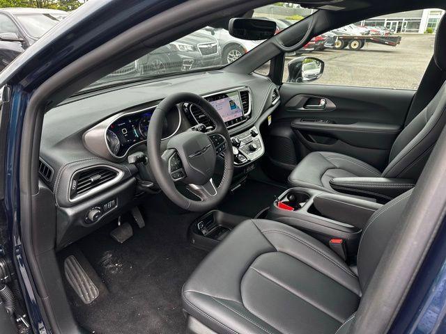new 2025 Chrysler Pacifica car, priced at $42,247