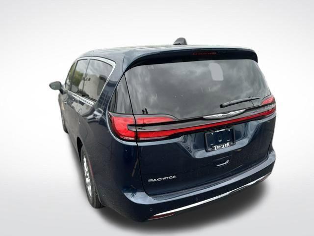 new 2025 Chrysler Pacifica car, priced at $42,247