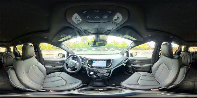new 2025 Chrysler Pacifica car, priced at $47,843