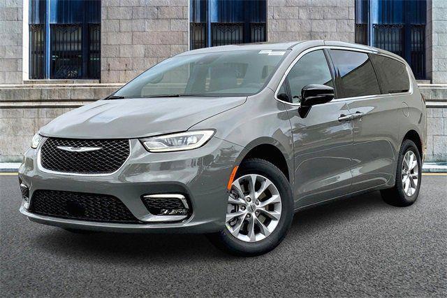 new 2025 Chrysler Pacifica car, priced at $47,843