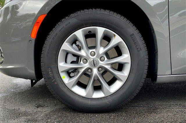new 2025 Chrysler Pacifica car, priced at $47,843