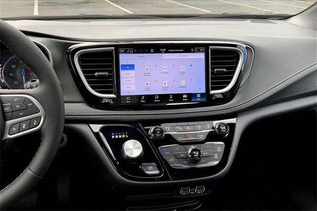 new 2025 Chrysler Pacifica car, priced at $47,843