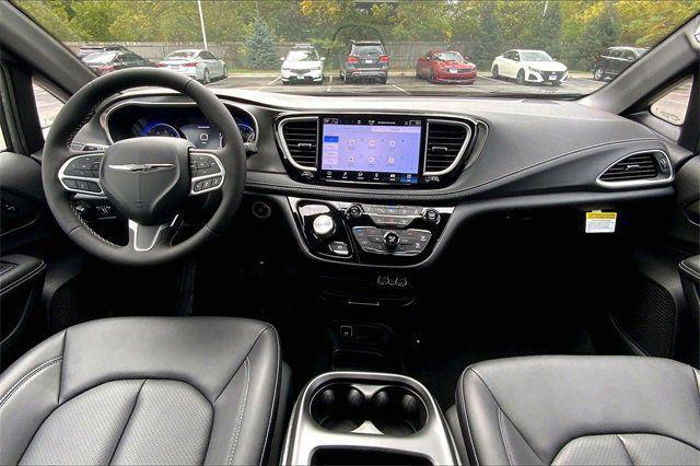 new 2025 Chrysler Pacifica car, priced at $47,843