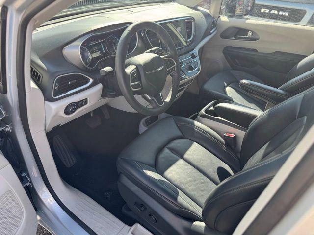 used 2024 Chrysler Pacifica car, priced at $35,000