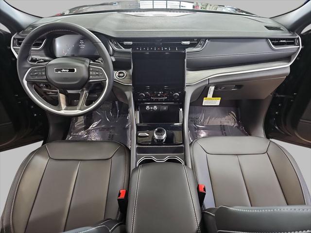 new 2025 Jeep Grand Cherokee car, priced at $47,641