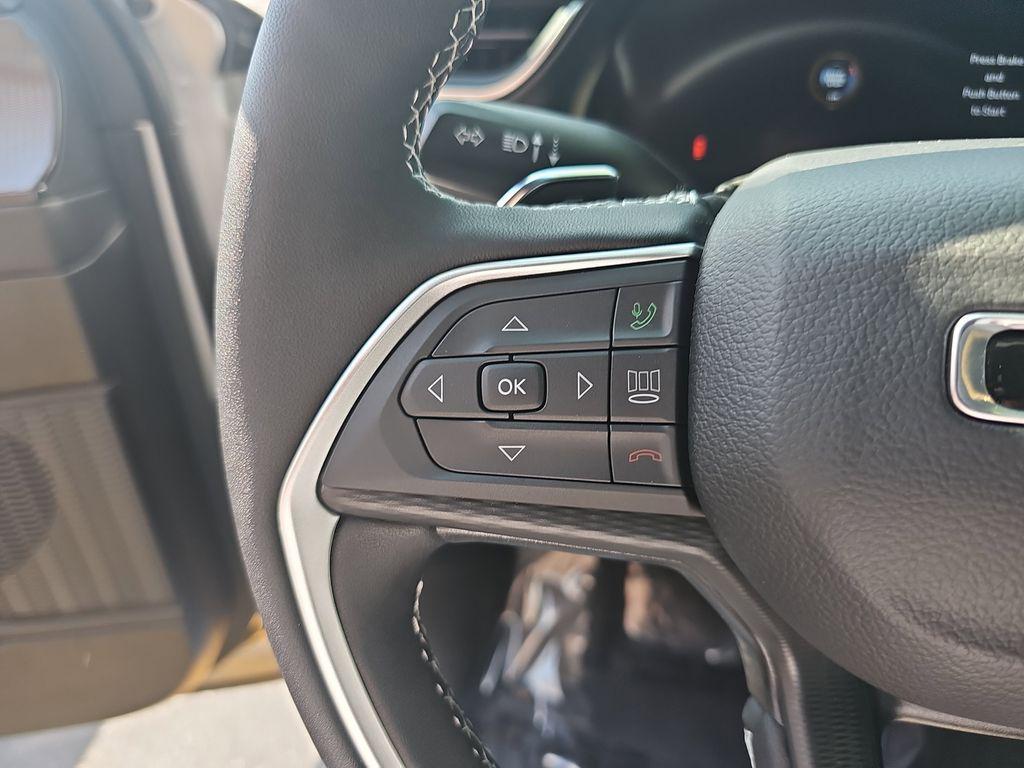 new 2025 Jeep Grand Cherokee car, priced at $41,190