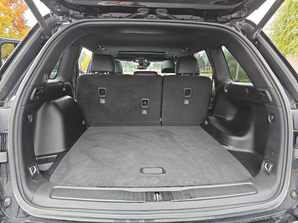 used 2023 Jeep Grand Cherokee car, priced at $32,500