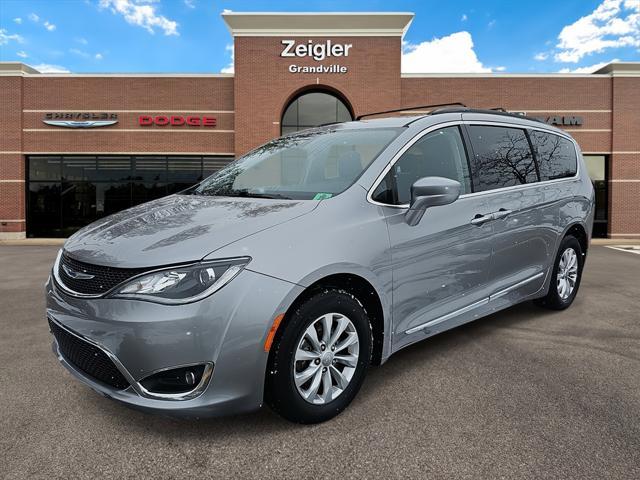 used 2017 Chrysler Pacifica car, priced at $12,400