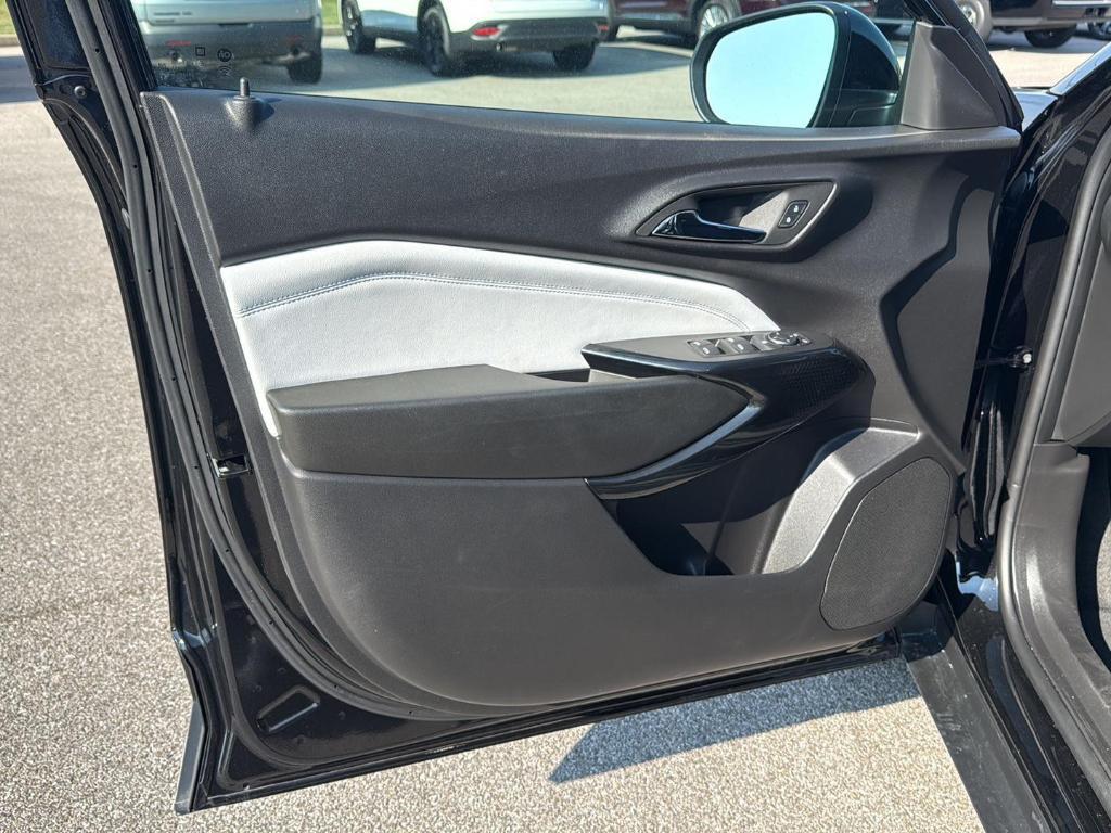used 2025 Chevrolet Trax car, priced at $23,995