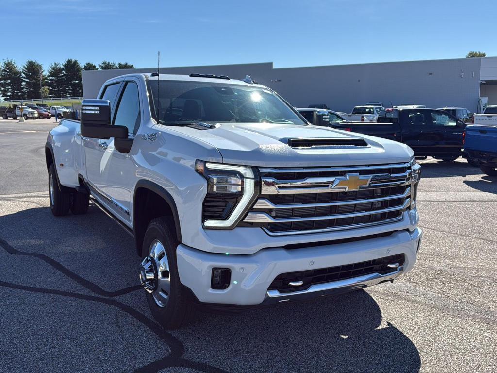 new 2026 Chevrolet Silverado 3500 car, priced at $94,280