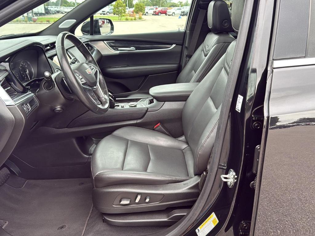 used 2023 Cadillac XT5 car, priced at $33,995