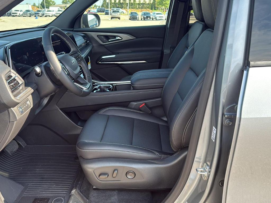 new 2026 Chevrolet Traverse car, priced at $49,670