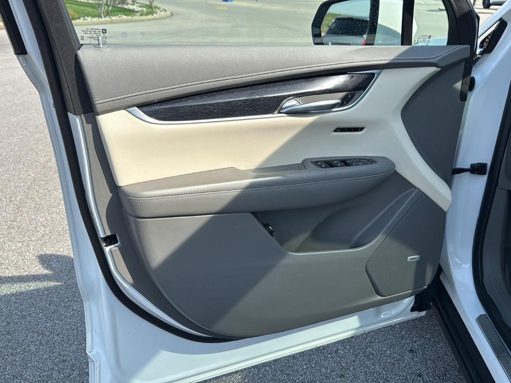 used 2021 Cadillac XT6 car, priced at $35,500
