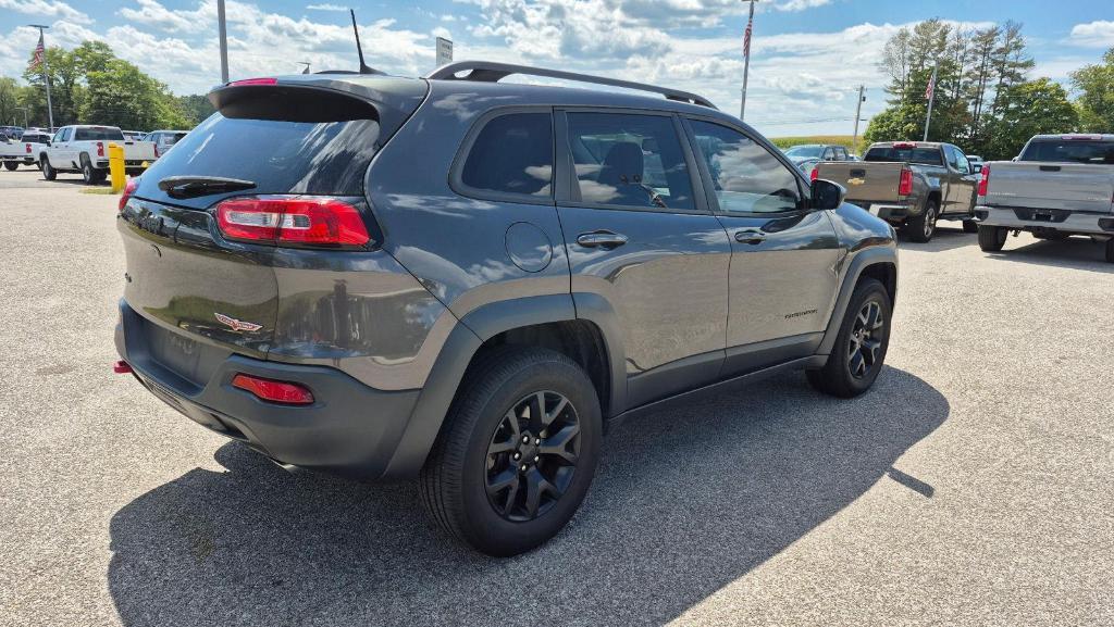 used 2016 Jeep Cherokee car, priced at $12,995