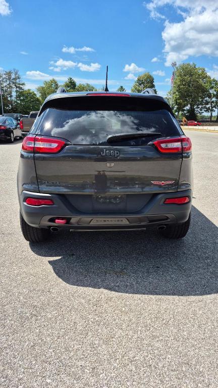 used 2016 Jeep Cherokee car, priced at $12,995