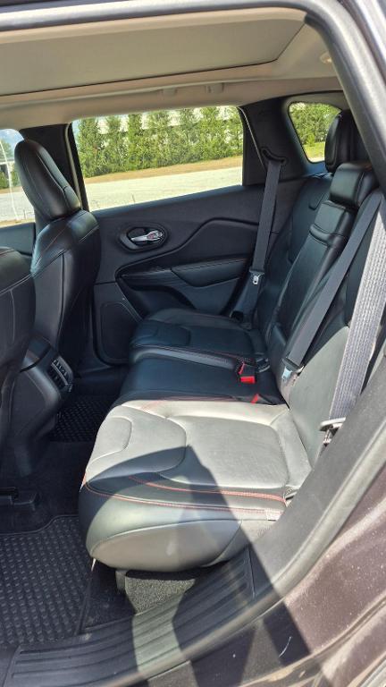 used 2016 Jeep Cherokee car, priced at $12,995