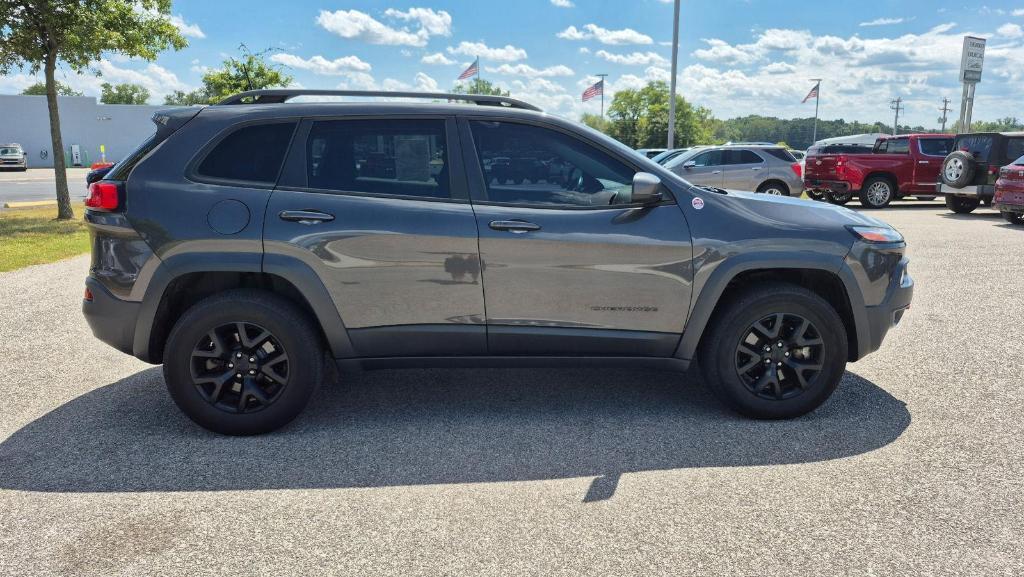 used 2016 Jeep Cherokee car, priced at $12,995