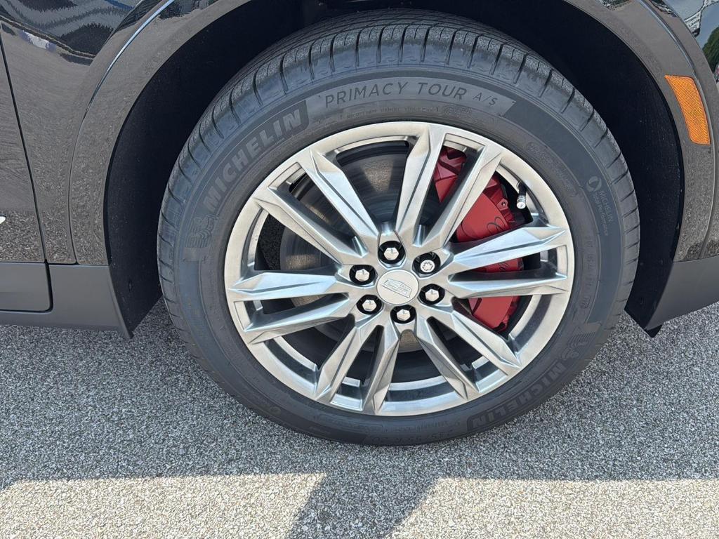 new 2025 Cadillac XT5 car, priced at $63,114