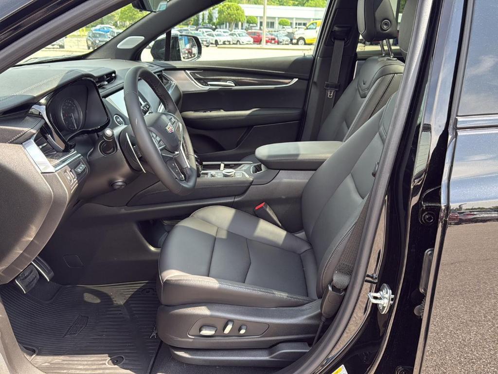 new 2025 Cadillac XT5 car, priced at $63,114
