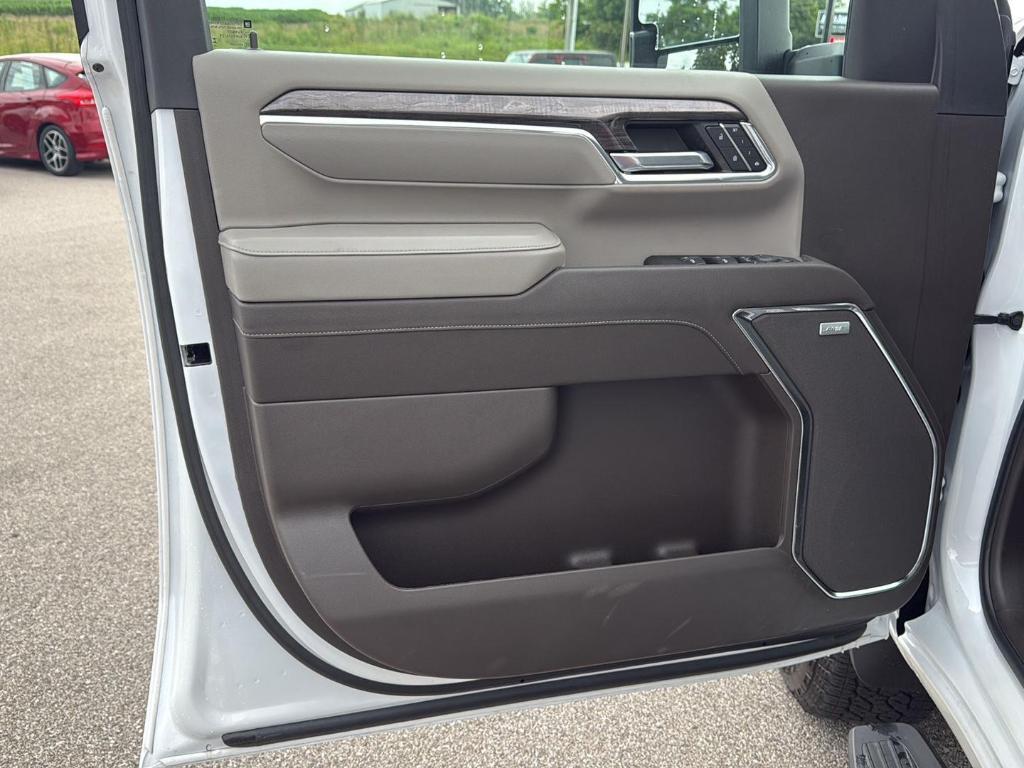 used 2024 Chevrolet Silverado 2500 car, priced at $75,995