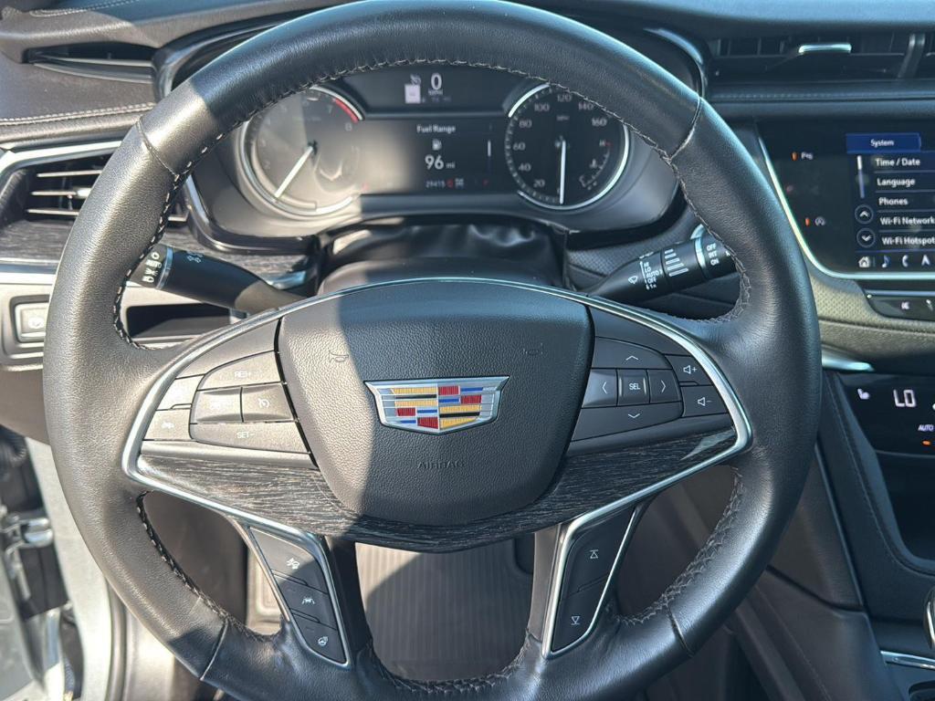 used 2023 Cadillac XT5 car, priced at $37,995