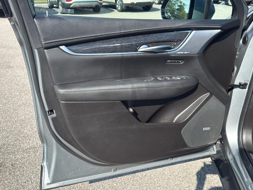 used 2023 Cadillac XT5 car, priced at $37,995