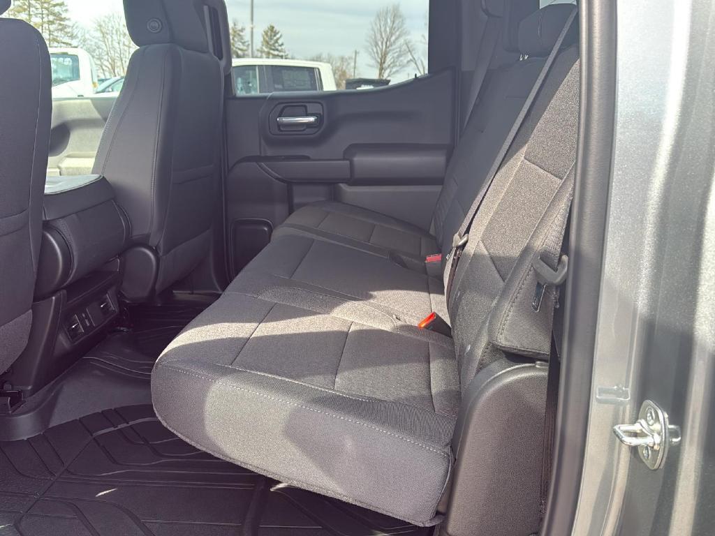 new 2025 Chevrolet Silverado 1500 car, priced at $40,720