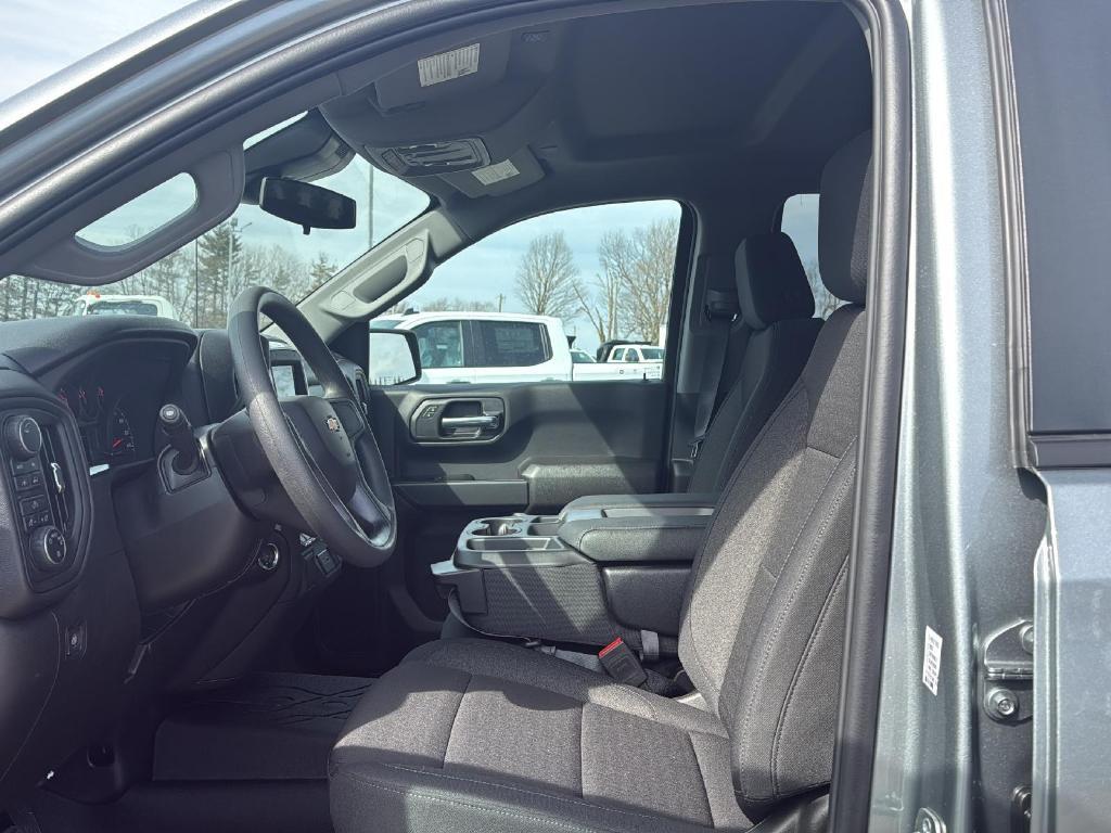 new 2025 Chevrolet Silverado 1500 car, priced at $40,720