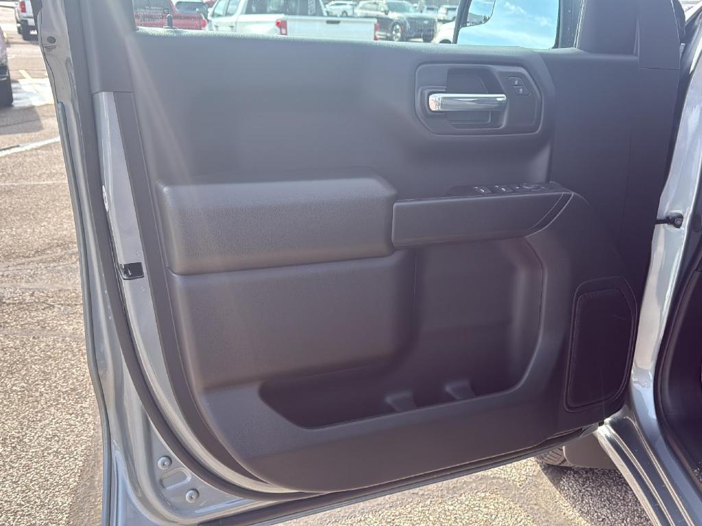 new 2025 Chevrolet Silverado 1500 car, priced at $40,720