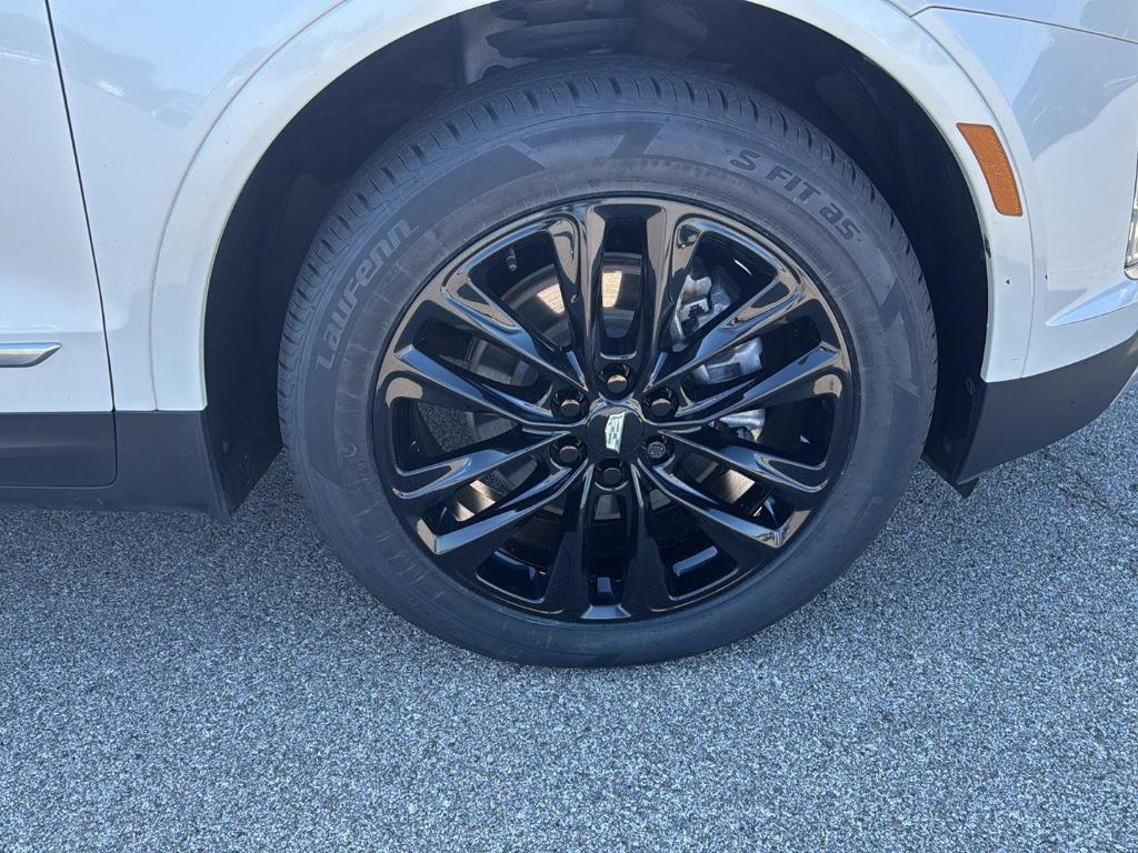 used 2022 Cadillac XT5 car, priced at $31,995