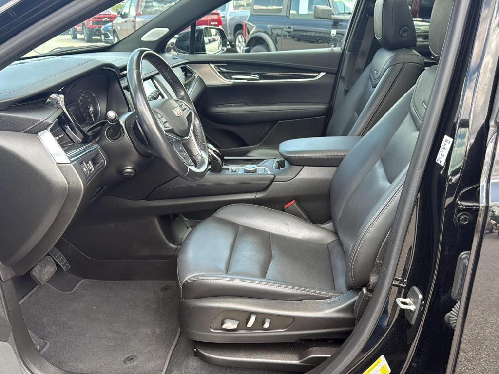 used 2022 Cadillac XT5 car, priced at $32,895