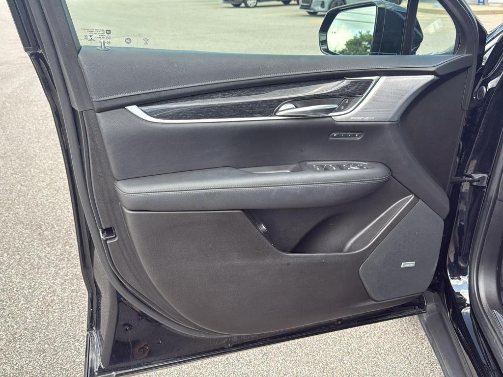 used 2022 Cadillac XT5 car, priced at $32,895