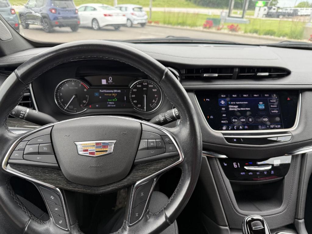 used 2022 Cadillac XT5 car, priced at $35,000