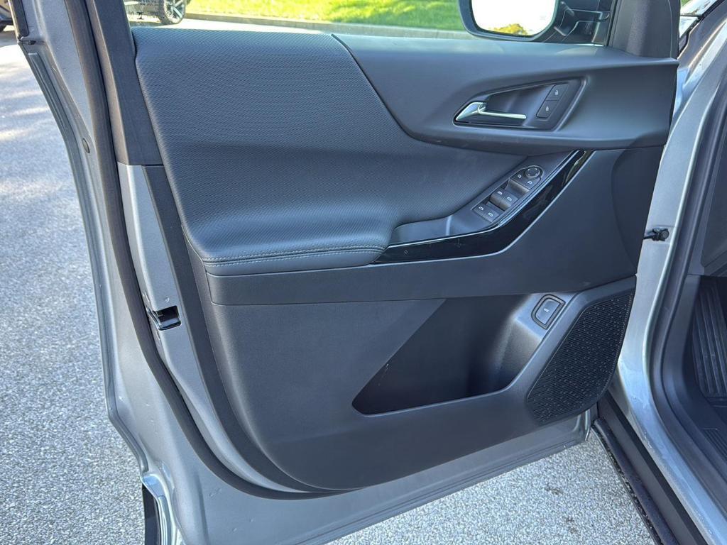 new 2026 Chevrolet Equinox car, priced at $36,085