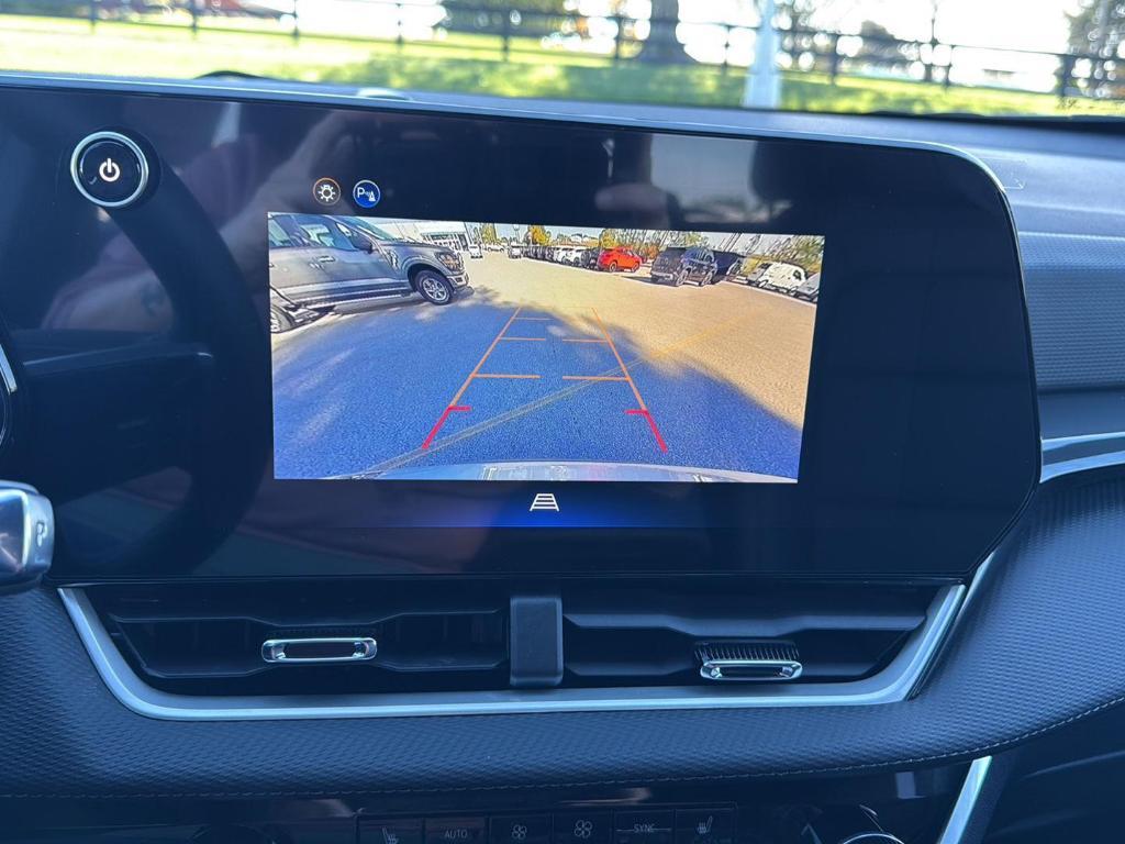 new 2026 Chevrolet Equinox car, priced at $36,085