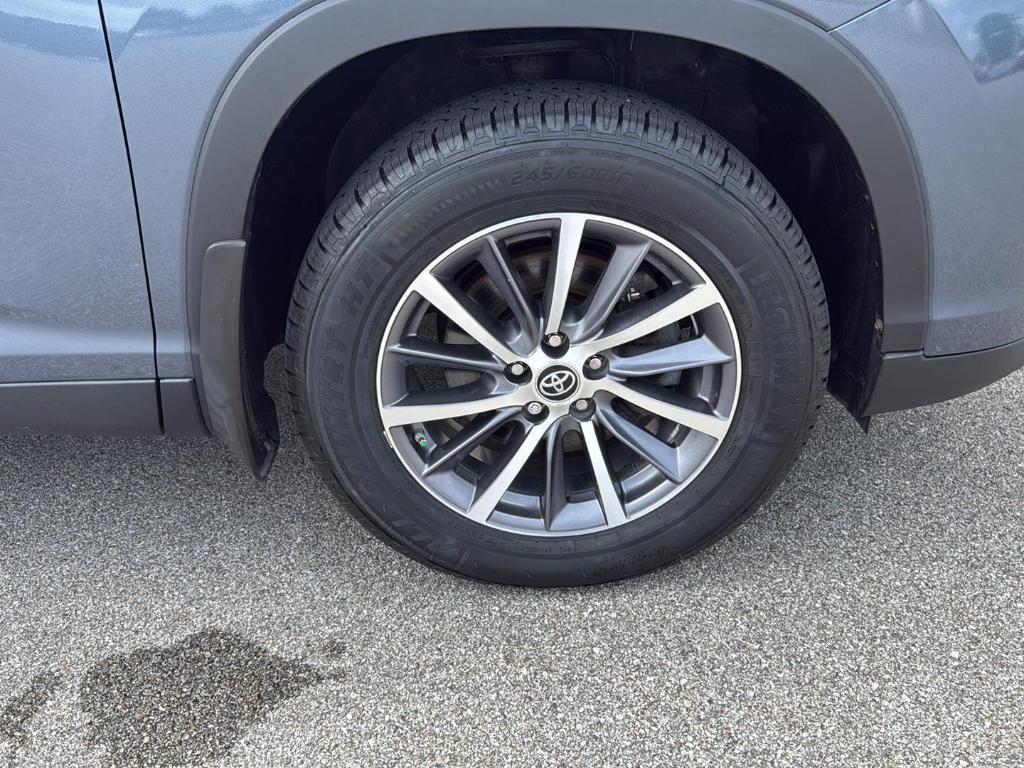 used 2019 Toyota Highlander car, priced at $23,745
