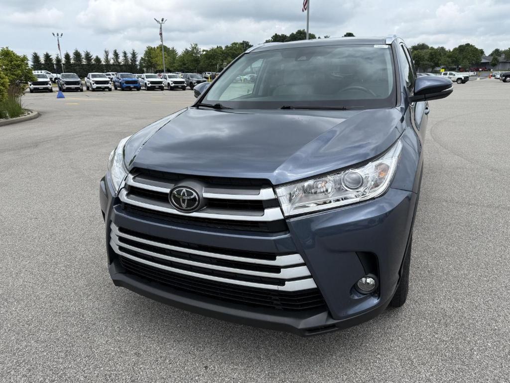 used 2019 Toyota Highlander car, priced at $23,995