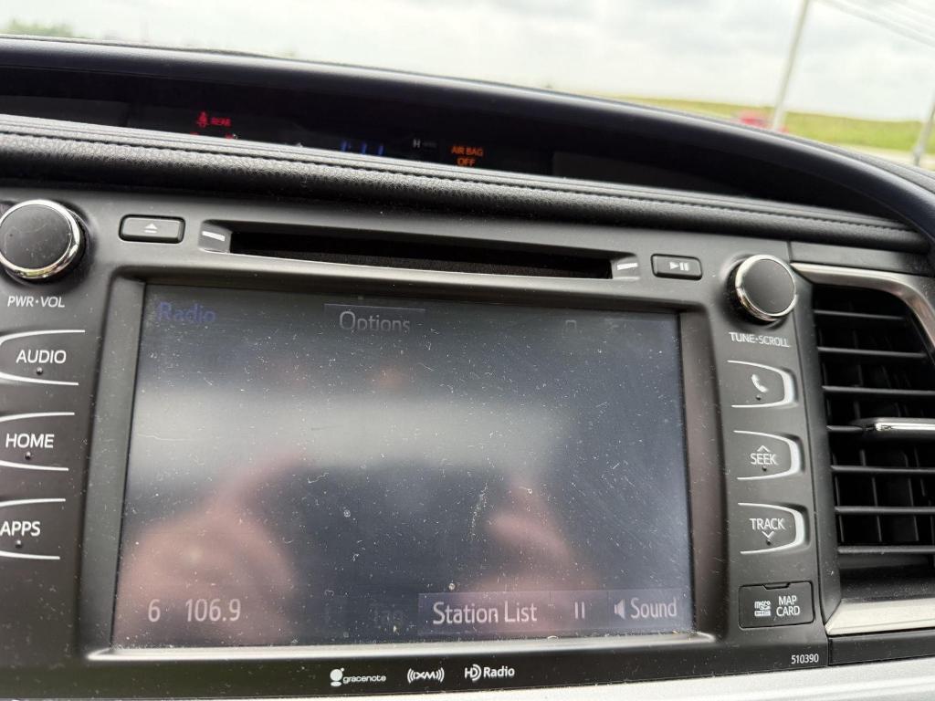 used 2019 Toyota Highlander car, priced at $23,995