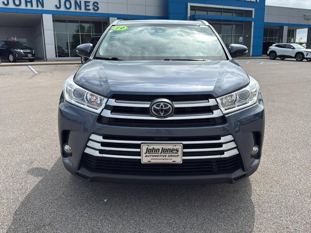 used 2019 Toyota Highlander car, priced at $23,745