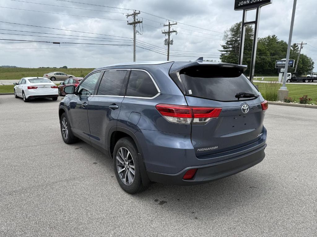 used 2019 Toyota Highlander car, priced at $23,995