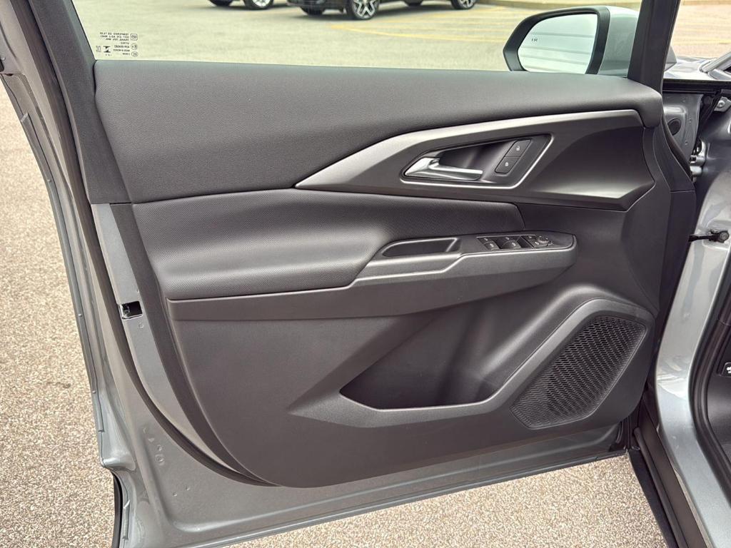 new 2025 Chevrolet Equinox EV car, priced at $32,995