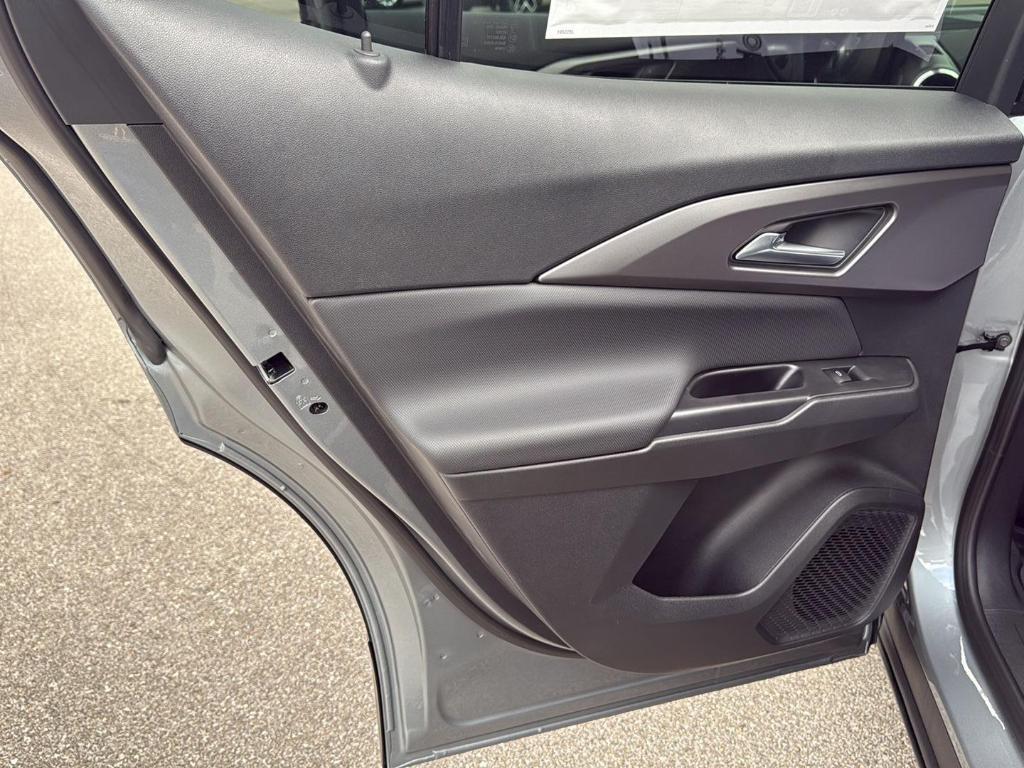 new 2025 Chevrolet Equinox EV car, priced at $32,995