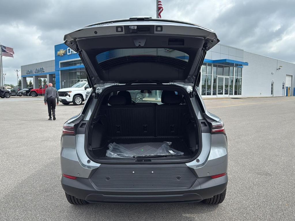 new 2025 Chevrolet Equinox EV car, priced at $32,995