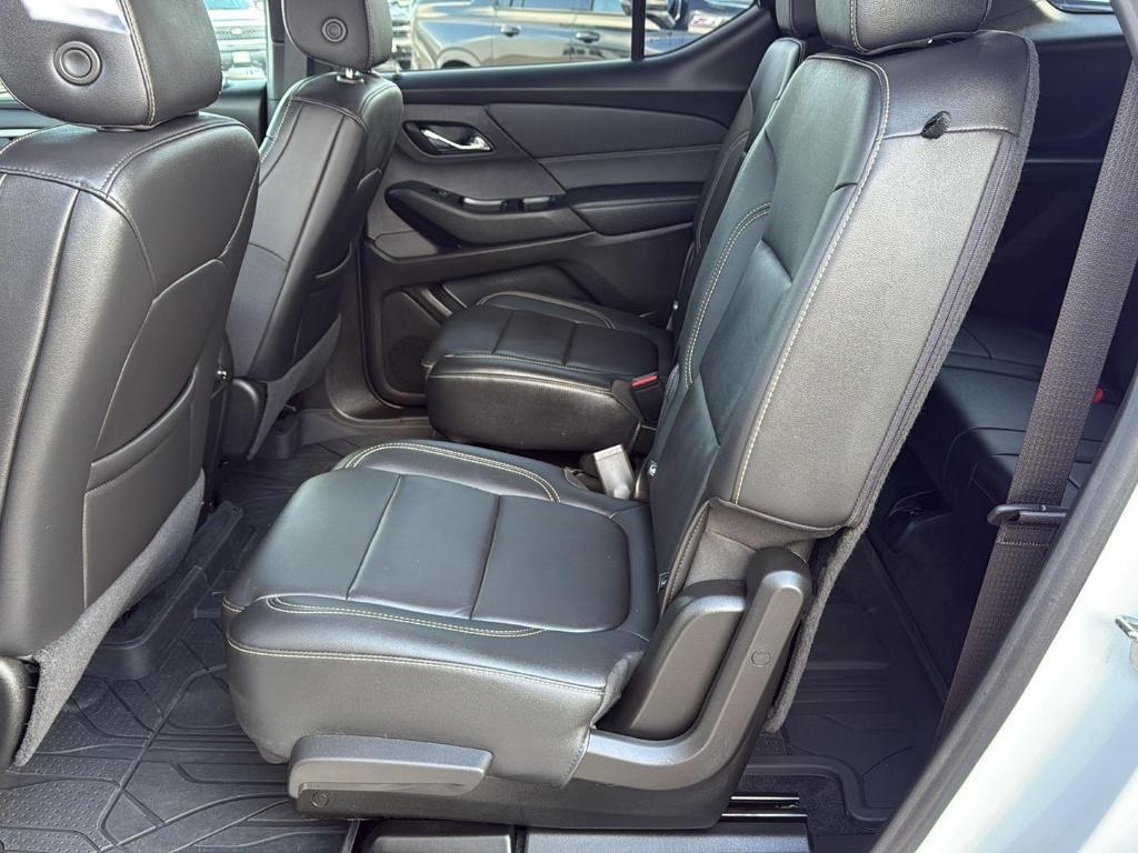 used 2023 Chevrolet Traverse car, priced at $28,995
